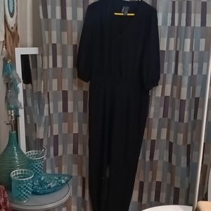 FINAL PRICE BISOU BISOU Black jumpsuit with top and bottom pockets Sz L